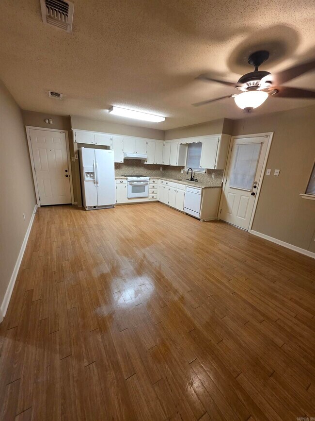 Foto del edificio - 11615 Ashwood Dr
