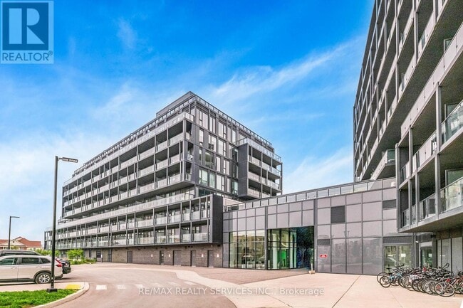 Building Photo - 3210 Dakota Cmn