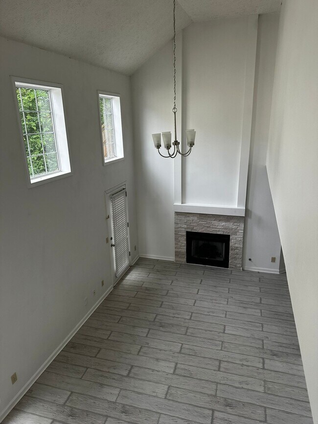 Building Photo - 2990 Barnwood Crossing NW