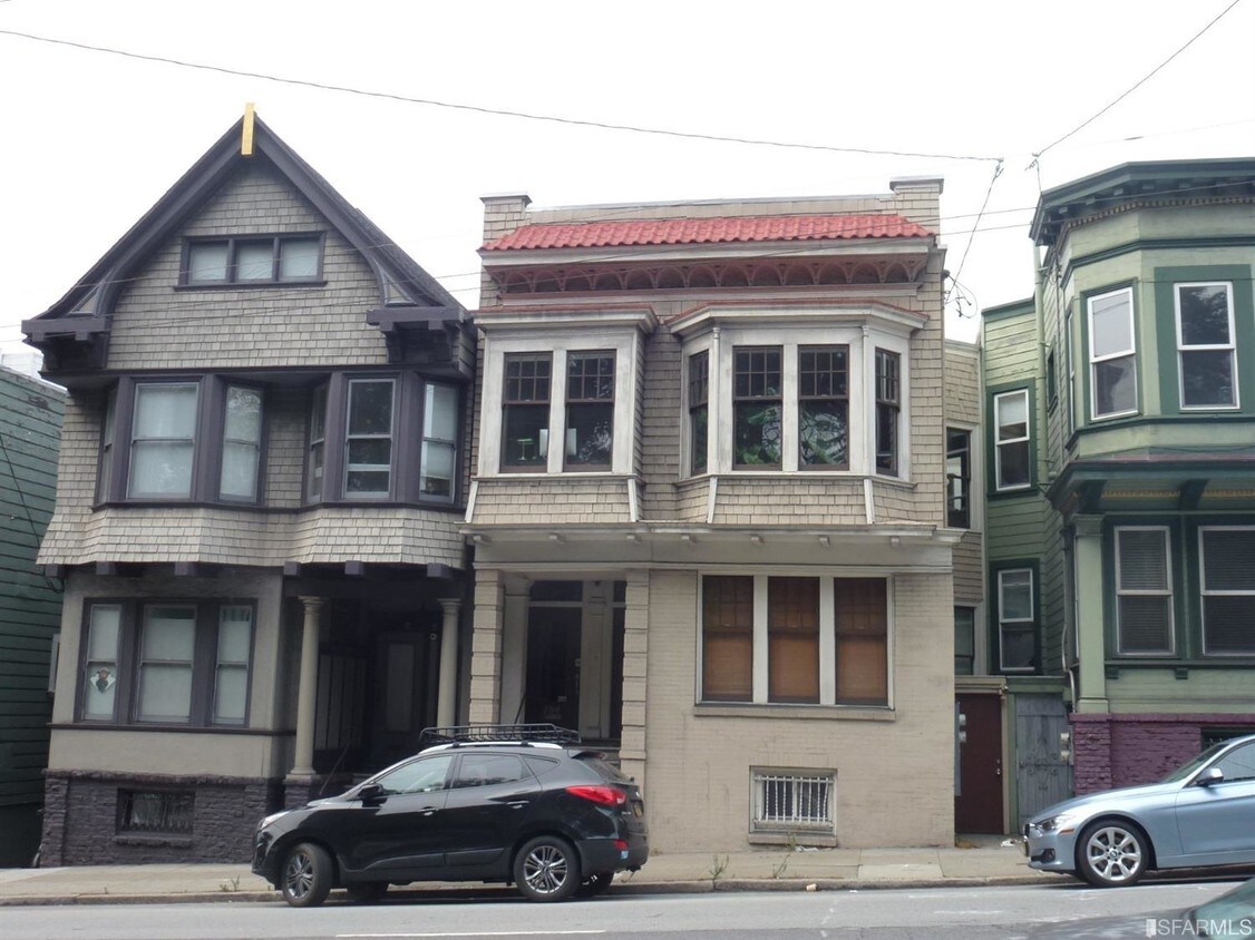 Primary Photo - 2360 Fulton St
