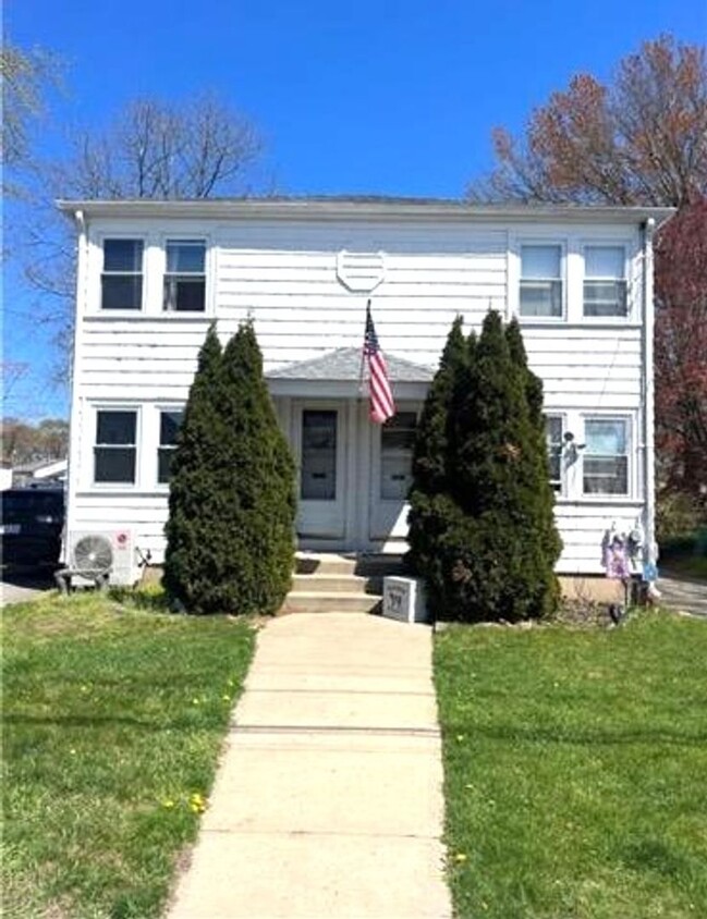 Primary Photo - Cranston/Garden City – Two Bed Duplex - $2095