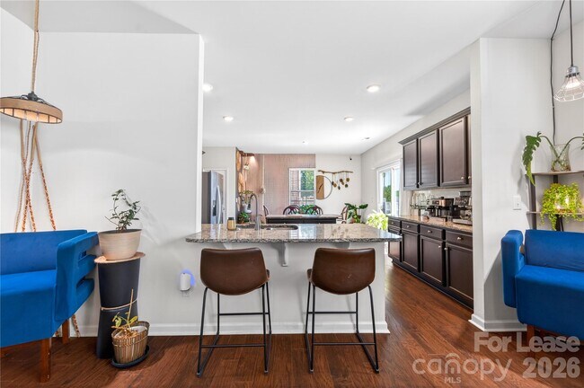 Foto del edificio - 10008 Brawley Ln