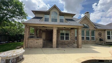 Building Photo - 28602 Hayden Park Dr
