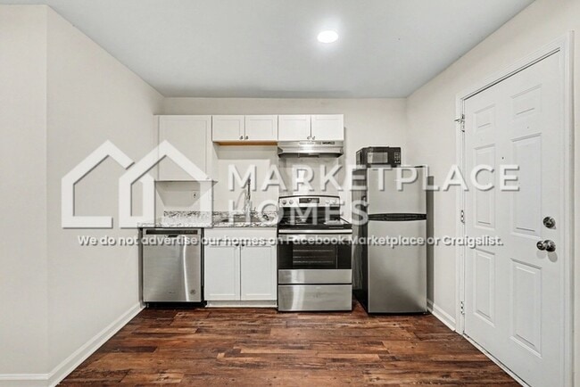 Building Photo - 1226 Coronada Dr