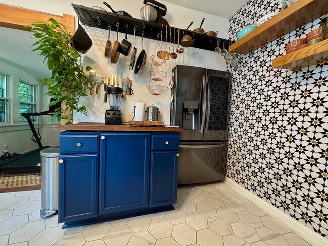 Foto del edificio - Renovated DTR Bungalow!