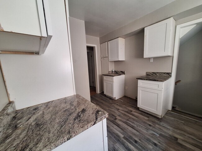Foto del edificio - 14510 Greenview Rd