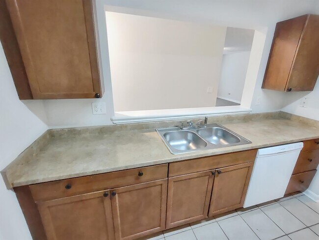 Foto del edificio - 6203 Waldrop Pl