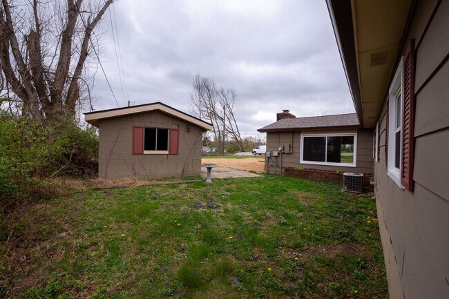 Foto del edificio - Lovely 3 Bed / 2 Bath in Private Setting--AVAILABLE NOW!!!