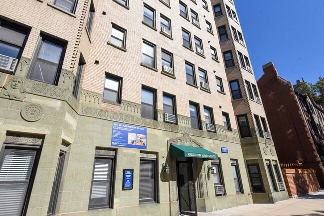 Building Photo - 556 W Arlington Pl