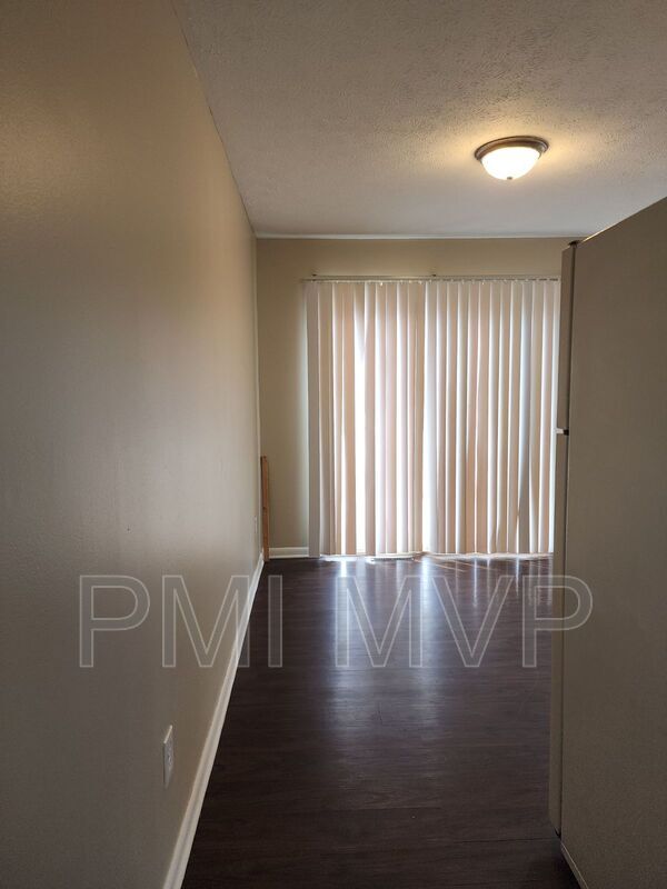 Foto del edificio - 4891 Nugent Dr