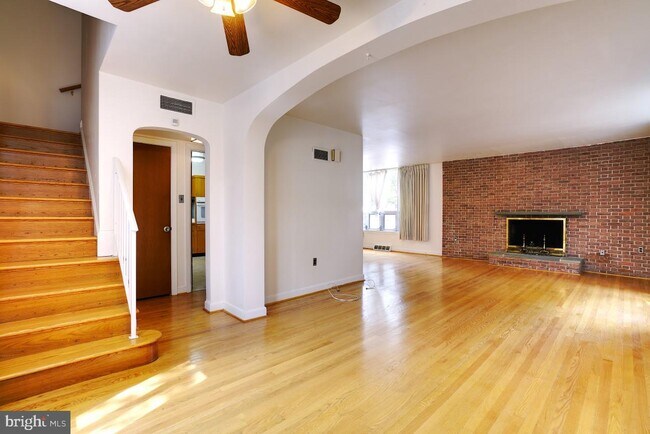 Foto del edificio - 901 Wesley Pl SW