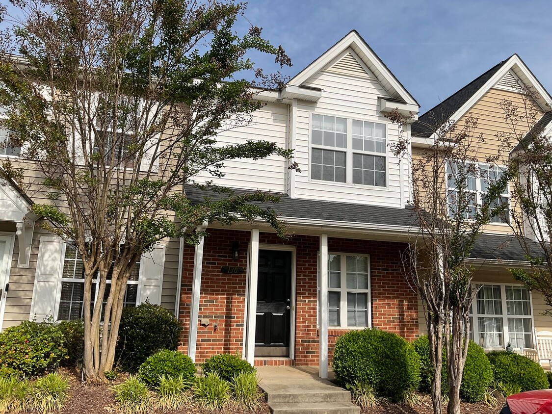 Primary Photo - Townhome with 2 Bedrooms, 2.5 Baths