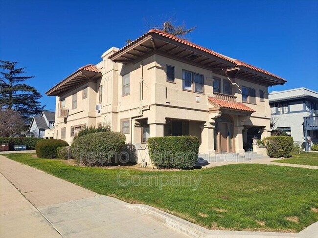 Building Photo - 1563 N Wishon Ave