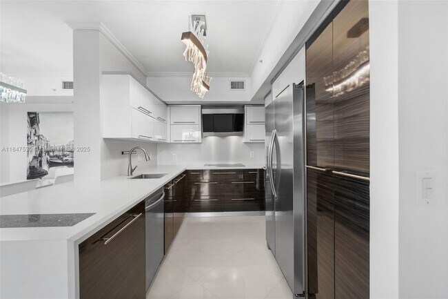 Foto del edificio - 17100 N Bay Rd