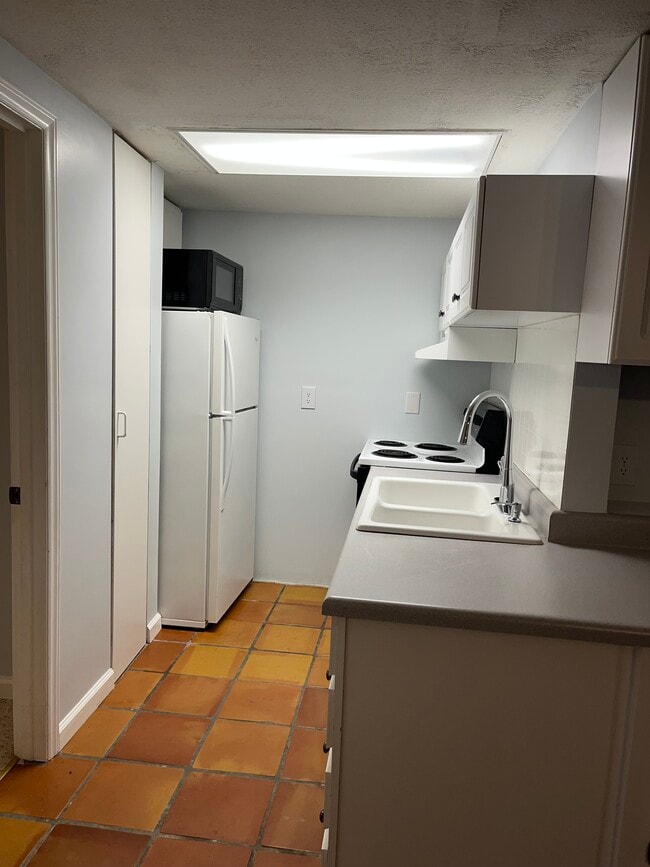 Building Photo - 401 Shiloh Dr