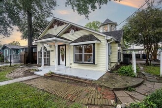 Building Photo - 200 Fannin St