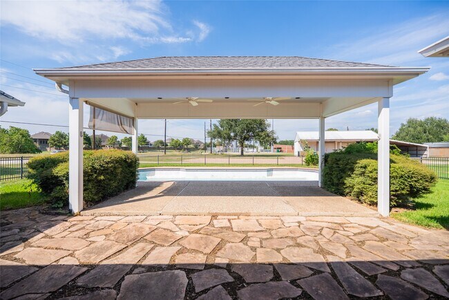 Foto del edificio - 26910 Willow Ln