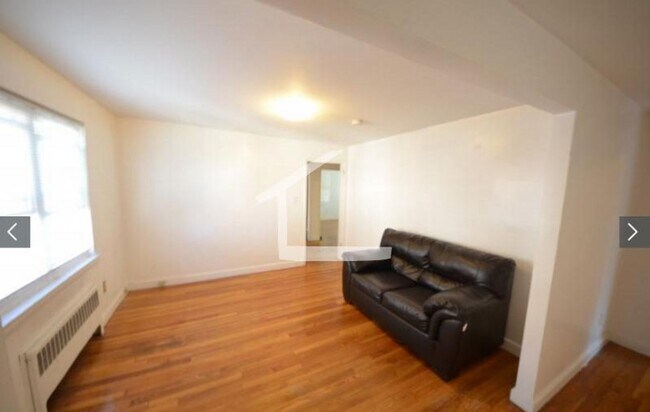 Foto del edificio - 256 Corey Rd
