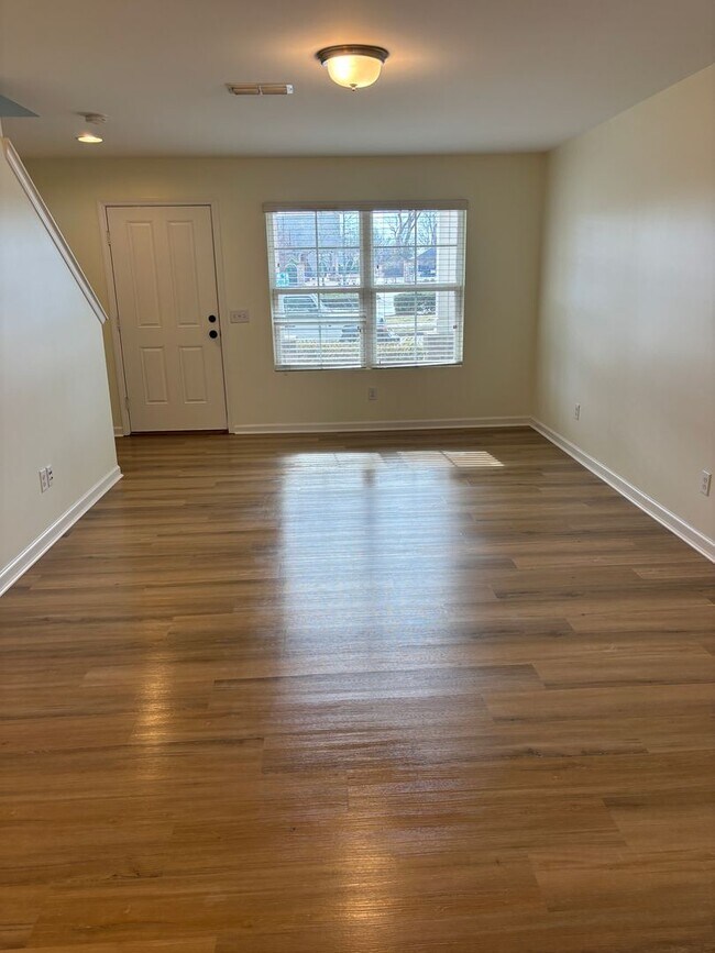 Foto del edificio - 1804 Riverbirch Ln