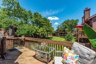 Building Photo - 723 Davis Rd