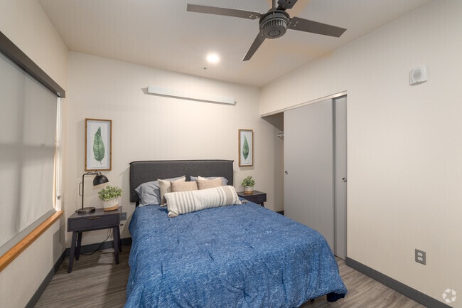 1BR, 1BA - 760SF - Sunshine Portland