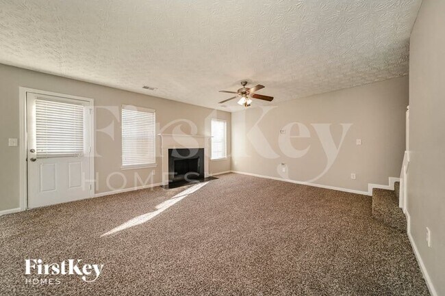 Foto del edificio - 6496 Snowden Dr