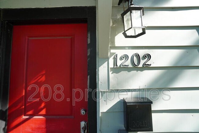 Foto del edificio - 1202 W Hale St