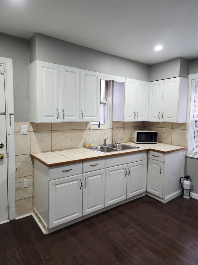 Foto del edificio - 11318 Littlefield St