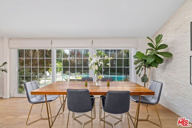 Building Photo - 9418 S 10th Ave