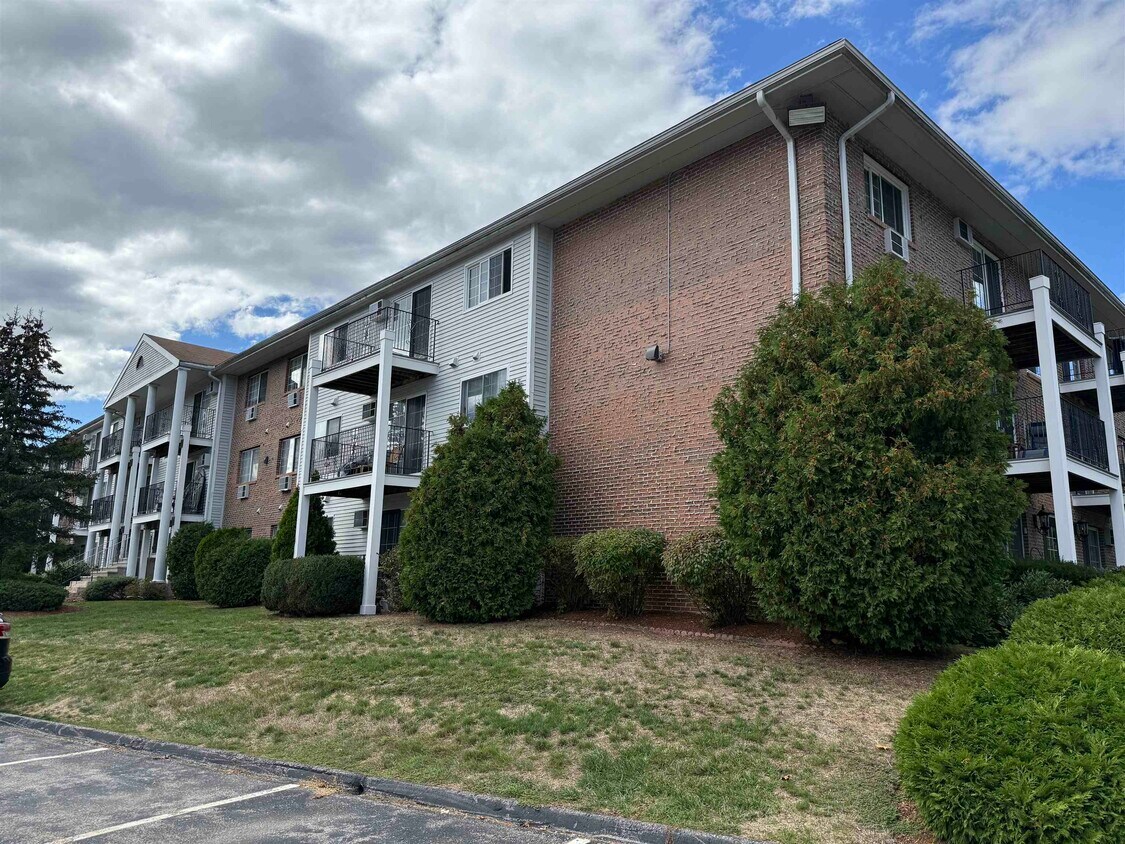 Foto principal - 383 Huse Rd