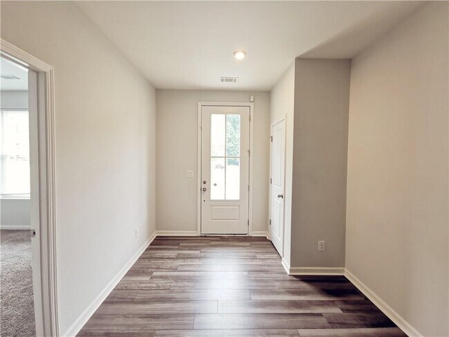 Foto del edificio - 2600 Whistler Wy NE