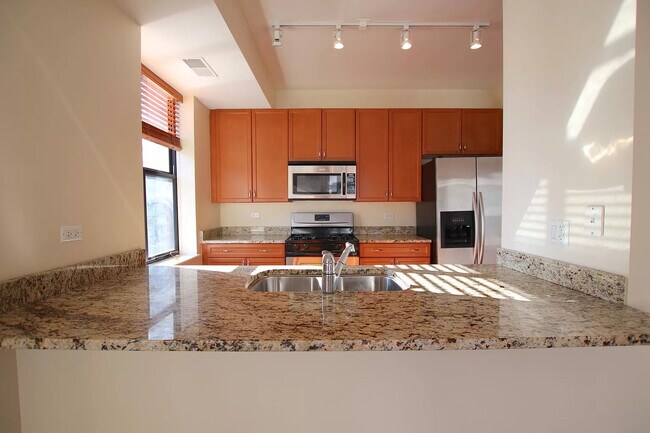 Foto del edificio - 451 W Huron St