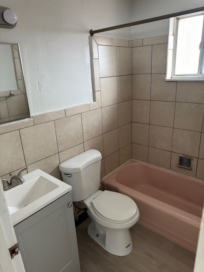 Foto del edificio - Delightful 2bd 1 1/2ba Single Family Home ...