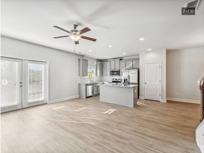 Foto del edificio - Now Leasing & Available for immediate move...