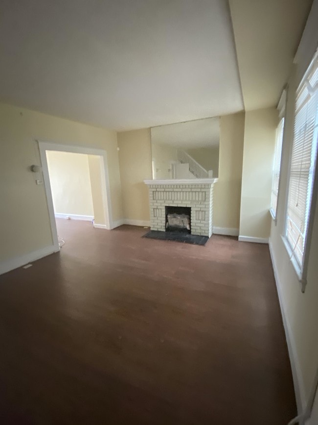 Building Photo - 3117 Sequoia Ave
