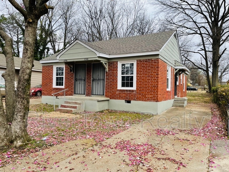 Primary Photo - 2346 Poe Ave