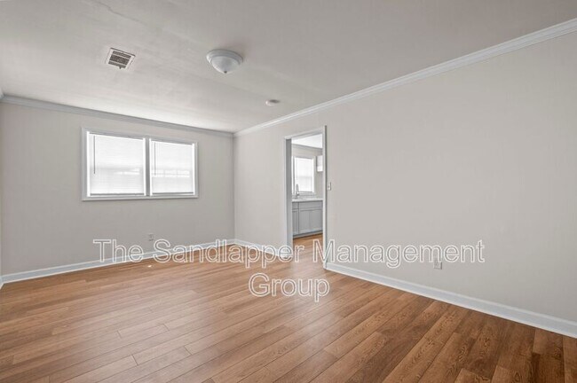 Foto del edificio - 2214 Van Buren Ave