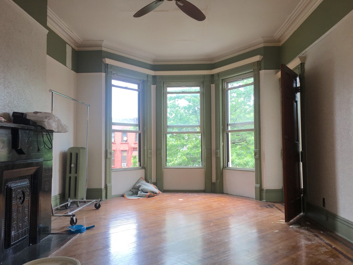 Primary Photo - 950 Bushwick Ave
