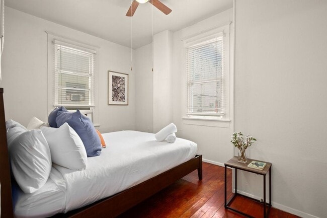 Foto del edificio - 302 E 30th St