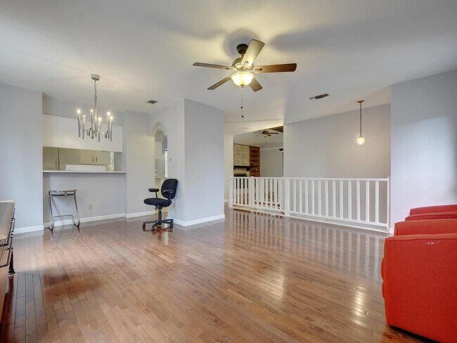 Building Photo - 6210 Shadow Valley Dr