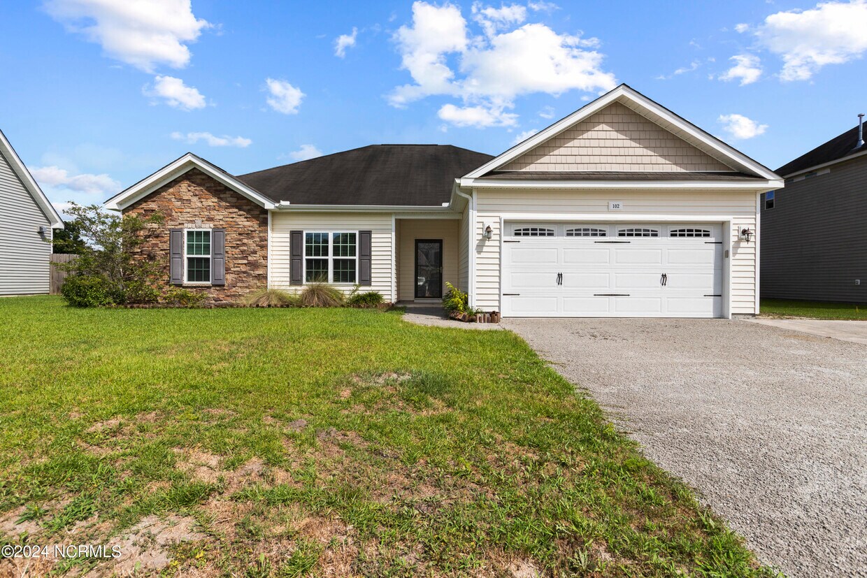 102 Lincolnton Ct Jacksonville, NC 28540 Alquileres en Jacksonville