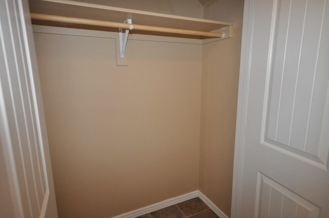 Building Photo - 10137 W Rifleman Dr