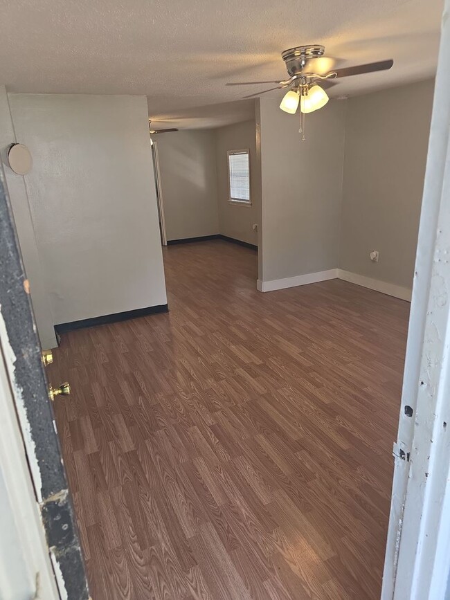 Building Photo - 1 bed 1 bath duplex near Prisma Health