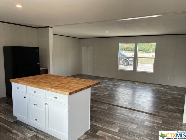 Building Photo - 505 Buck Trail