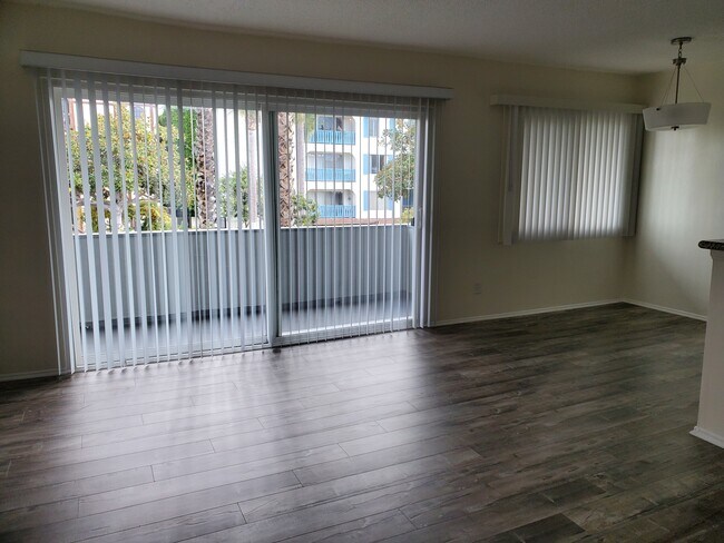 Foto del edificio - 1250 10th St