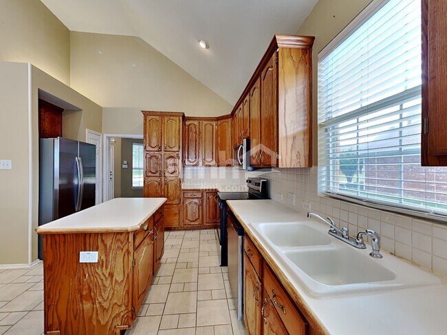 Building Photo - 2408 Kittyhawk Drive