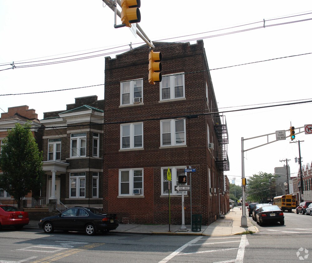 Building Photo - 234 53rd St