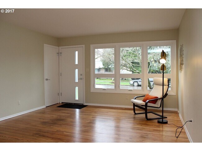 Foto del edificio - Charming Saint John's home with Washer/Dryer, Fenced Yard, Garage