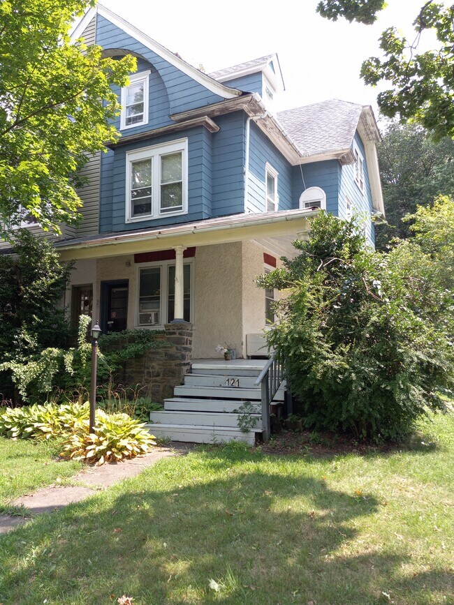 121 Walnut Ave, Ardmore, PA 19003 House Rental in Ardmore, PA