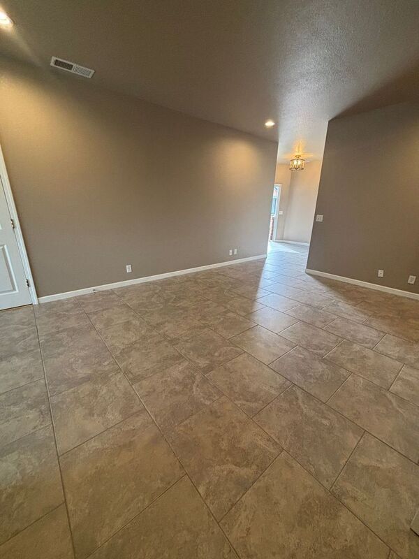 Building Photo - 2069 Lake Wind Dr